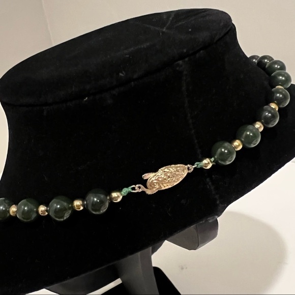 Vintage Chalcedony dark green beads short 8” necklace, unbranded - Picture 6 of 8